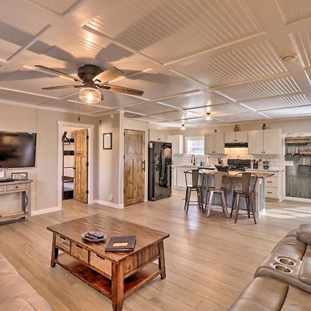 Lakefront Greers Ferry Cabin With Covered Boat Slip! Fairfield Bay Bagian luar foto