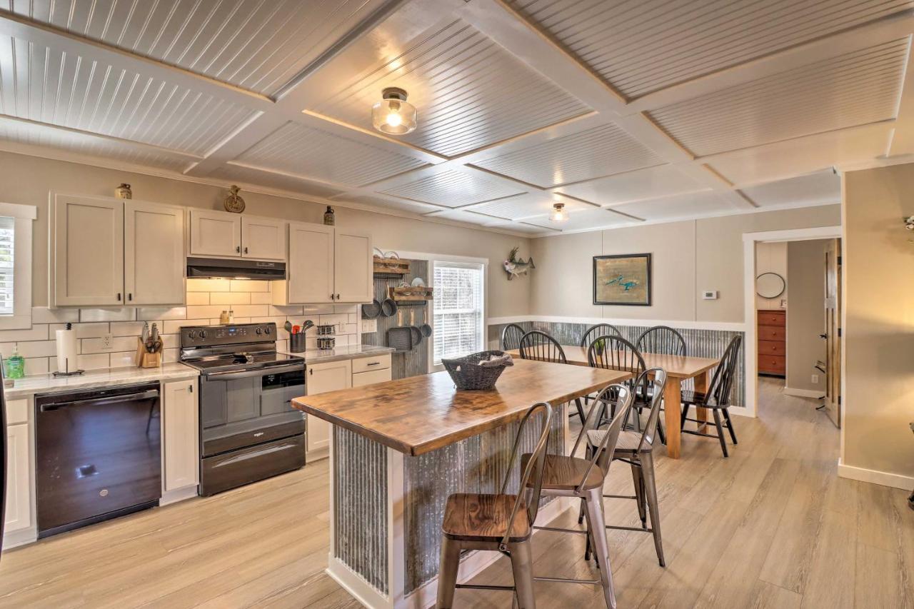 Lakefront Greers Ferry Cabin With Covered Boat Slip! Fairfield Bay Bagian luar foto